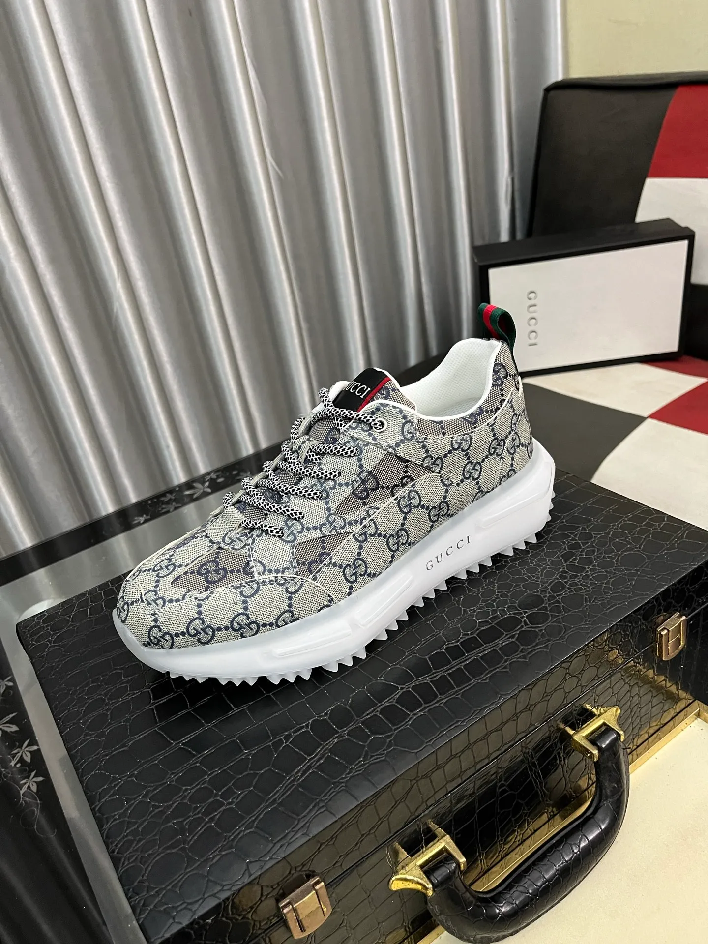 Men's Men's Shoes 💰458⌚️⌚️《GUCCI》The latest hot-selling casual shoes, top brand [seduce] luxury~purchase, top~quality. Products sold at the counter [strong] Original embossed calfskin fabric ➕ Comfortable sheepskin lining, code number: 38-443️⃣colors available